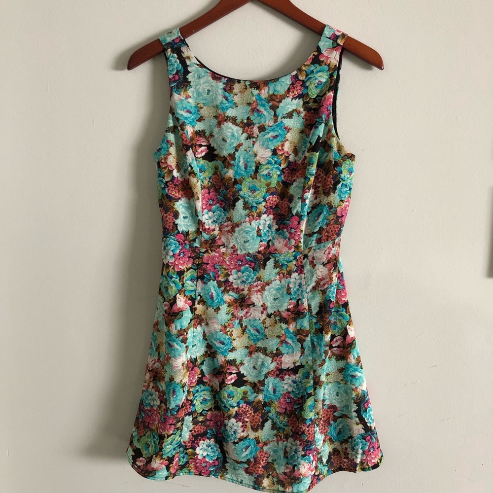 Forever 21 floral dress size small